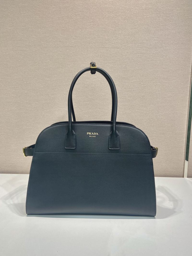 Pra*a tote bags